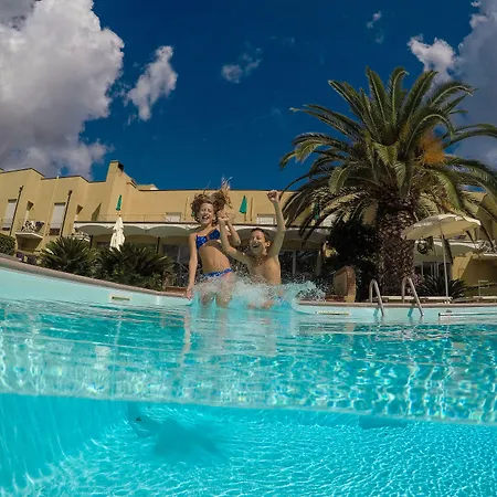 Üdülőközpont Le Acacie 4*