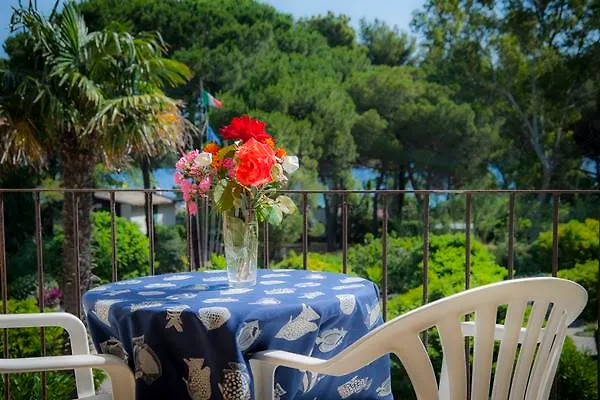 منتجع Le Acacie 4*