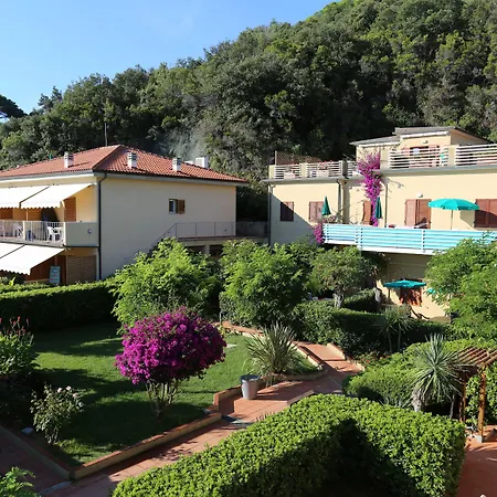 منتجع Le Acacie كابوليفيري